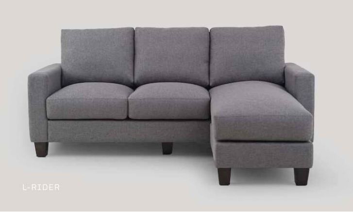 contoh tata letak sofa ruang tamu kecil